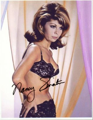 Very Sexy Singer / Actress Nancy Sinatra Autographed Photo Hand Signed