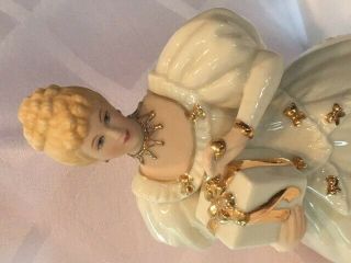 Lenox Limited Edition Figurine - Ivory Christmas Gift 1997 2