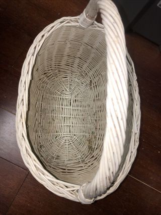 Vintage Large Woven White Wicker Gathering/market Basket With Handle
