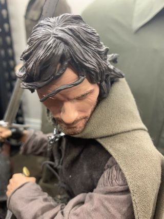 Sideshow Collectibles Aragorn Premium Format Exclusive Statue 3