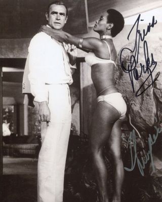 007 Bond Girl Trina Parks As Thumper Signed 8x10 Photo