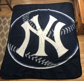 York Yankees License Fleece Throw Blanket About 5’ X 6’ Baseball League