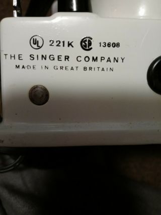 Singer White 221K Featherweight Sewing Machine & Case w/ 5