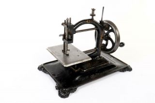 Vintage C1890 " Guhl & Harbeck " Sewing Machine 2342