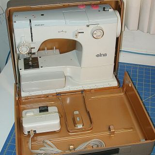 Elna 62C Sewing Machine Complete w Accessories - Serviced - 2