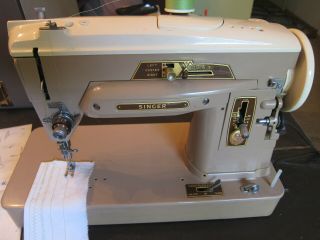 Singer Sewing Machine 403a With Hard Carry Travel Case - Serviced