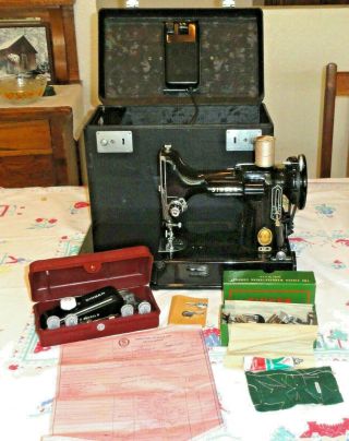 1950s Singer Model 221 Featherweight Sewing Machine - - W/ Case Accesories
