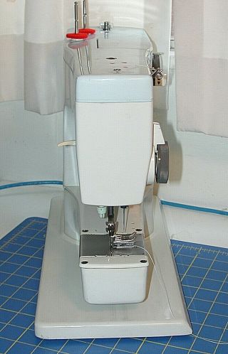 Elna SU 62C Sewing Machine w Accessories,  Serviced 5