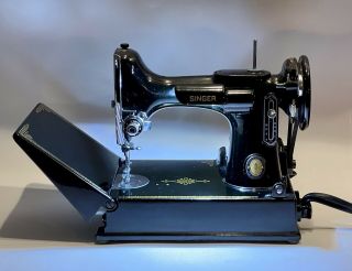 Singer 221 Centennial Featherweight Sewing Machine With Case
