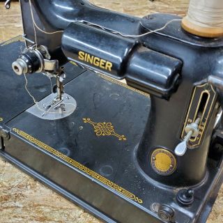 1950 Singer Sewing Machine 221 Feather Weight W/ Case Accessories