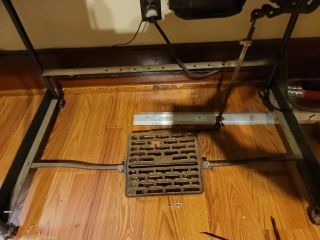 Vintage Commercial Sewing Machine Foot Pedal Cast Iron Industrial Singer 31 - 19