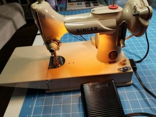 Singer Featherweight 221k Tan Sewing Machine