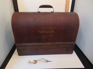 Vintage Singer Sewing Machine In Wood Box & Tool Kit