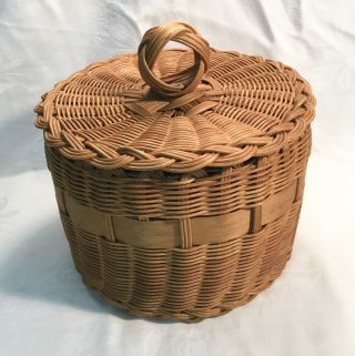 Vintage Retro Wicker Handmade Round Basket With Lid - Boho
