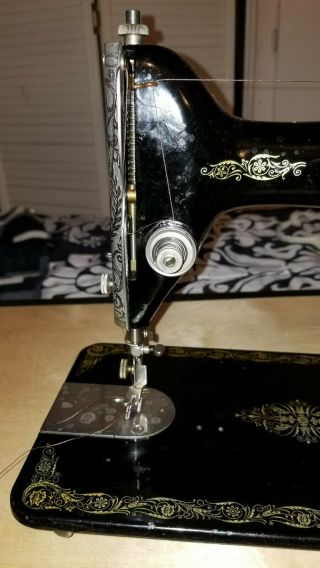 singer hand cranked sewing machine model 66 3