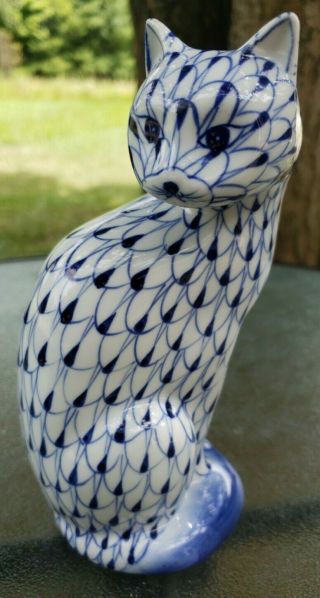 Vintage Porcelain Cat Hand Painted Blue Fishnet Andrea By Sadek 7.  5”
