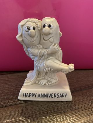 Russ & Wallace Berrie & Co.  1968 Figurine " Happy Anniversary "