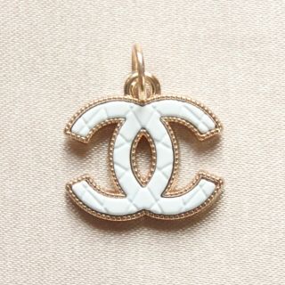 Chanel Zipper Pull Pendant,  20mm,  Gold,  White,  Quilted,  Stamped