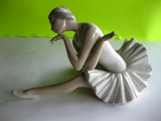 Lladro Death Of A Swan Sitting Ballerina Porcelain Figurine Dancing Daisa