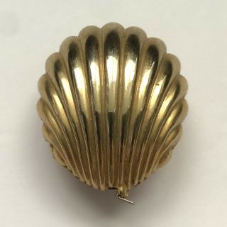 Vintage Gold Tone Metal Retractable Sewing Tape Measure Clam Shell Oyster Shape
