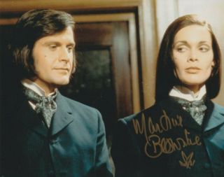 10 " X8 " Martine Beswick In Person Signed Photo - Dr.  Jekyll & Sister Hyde - K442