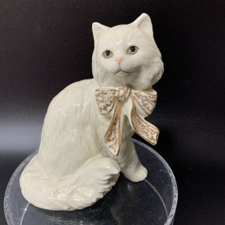 Lenox Cat Sitting Pretty White Cat With Real Gold Trim On Bow 5.  5” Tall.  No Box