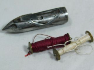 Vintage Singer Sewing Machine Bullet Shuttle & 2 X Bobbin 127k/128k