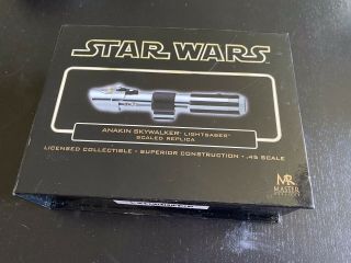 Master Replicas Anakin Skywalker Lightsaber Sw - 335.  45 Scale Aotc A