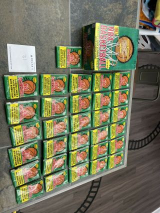 1987 - 88 Fleer Basketball 31 Wax Pack Wrappers And Box