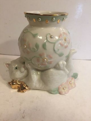 Lenox Petals And Pearls Cat Holding Vase - Nwt