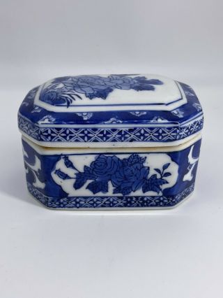 Vintage Chinese Blue & White Porcelain Ceramic Lidded Trinket Box