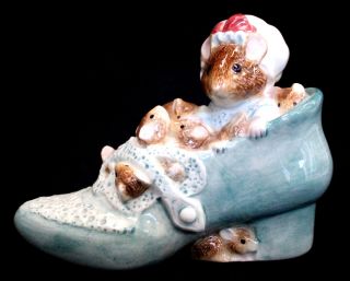 2003 Border Fine Arts Beatrix Potter Old Woman In A Shoe China Figure - H18