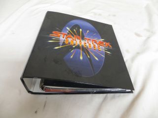 Star Trek Universe Voyager Binder 1997 Paramount Pictures Newfield Publication