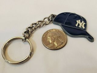 2007 York Yankees Pewter Mlb Baseball Keychain Key Ring Cap Hat