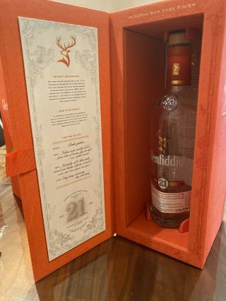 Glenfiddich 21 Years Single Malt Scotch Whisky Container And Bottle 3