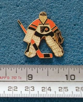 Philadelphia Flyers Nhl Hockey Goalie Player Goaltender Logo Pin Y608