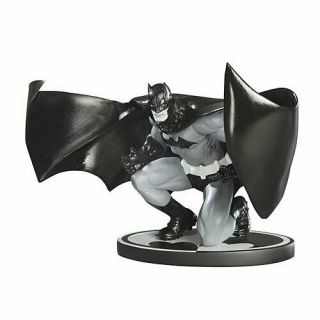 Dc Direct - Batman Black & White - 1st Ed - Jim Lee Statue - No 3047 Of 5600