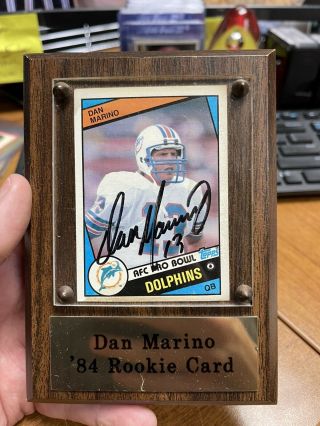Dan Marino Signed 1984 Topps 123 Rc Rookie Hof Auto.  Centered And On Plaque